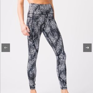 Zyia Black Viper Pocket Light n Tight Hi-Rise